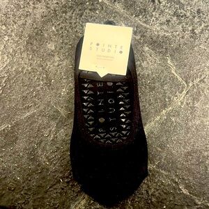 Pointe Studio Grippy Socks